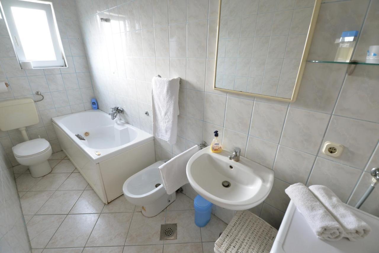 Apartman Rašip, Murter Bagian luar foto