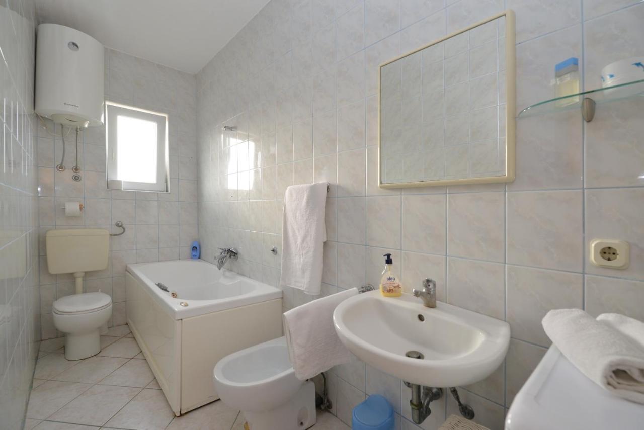 Apartman Rašip, Murter Bagian luar foto
