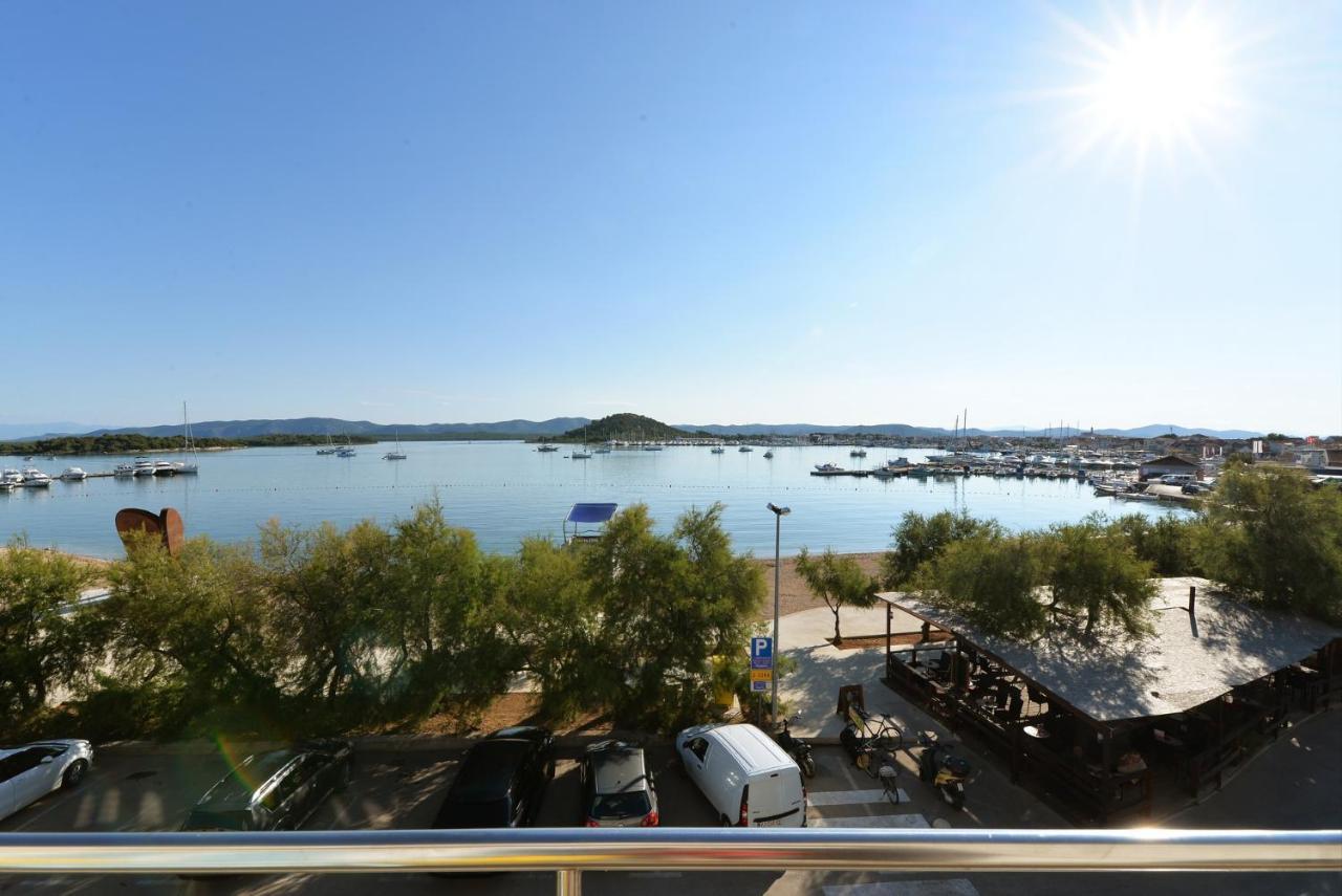 Apartman Rašip, Murter Bagian luar foto