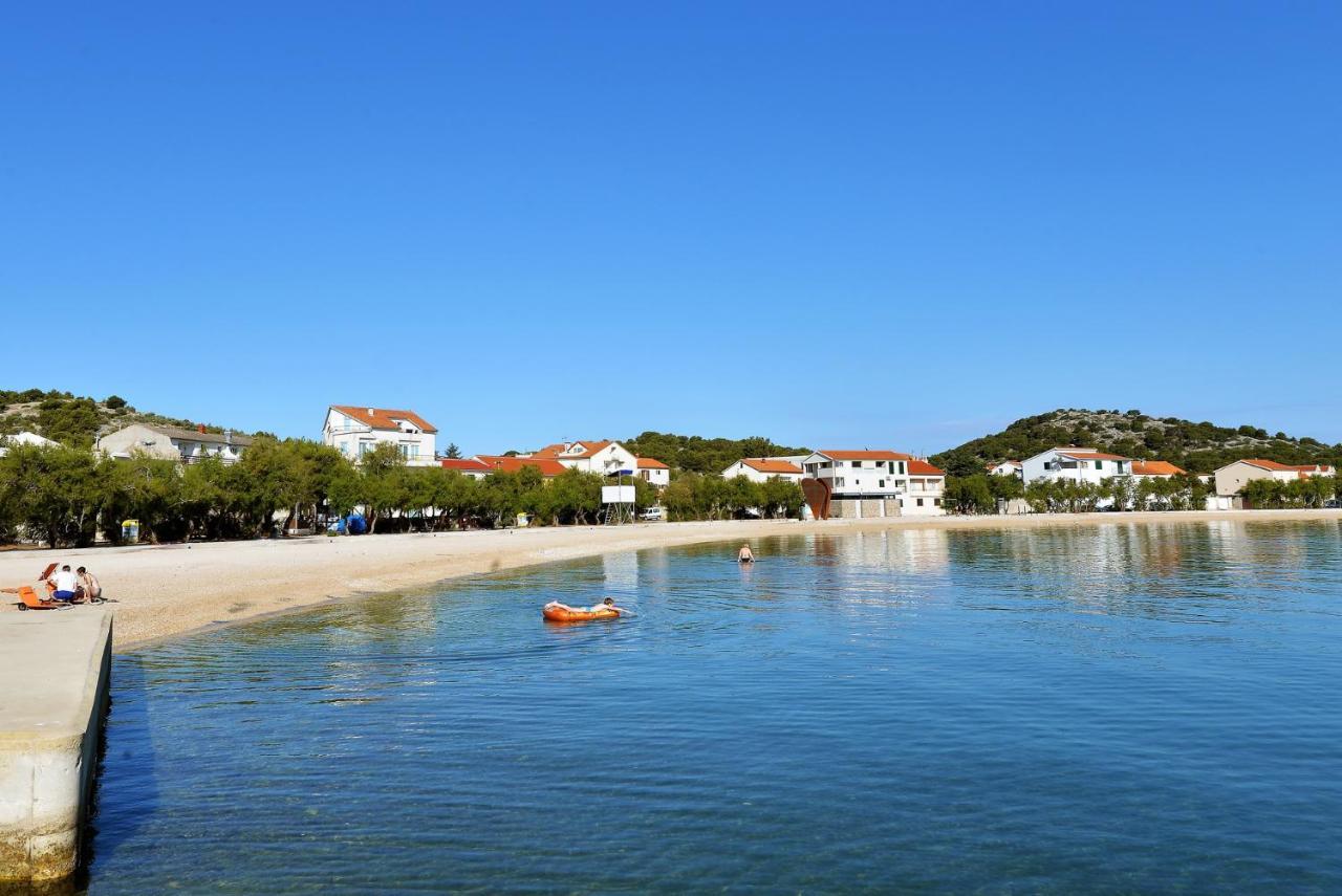 Apartman Rašip, Murter Bagian luar foto