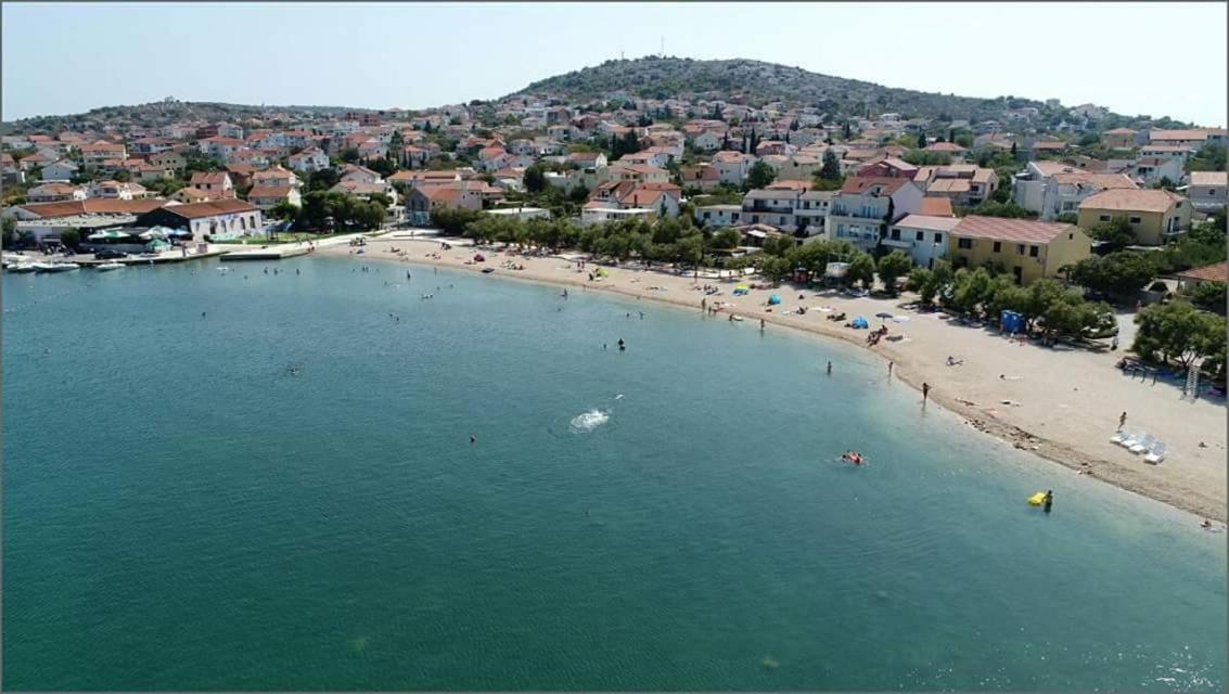 Apartman Rašip, Murter Bagian luar foto