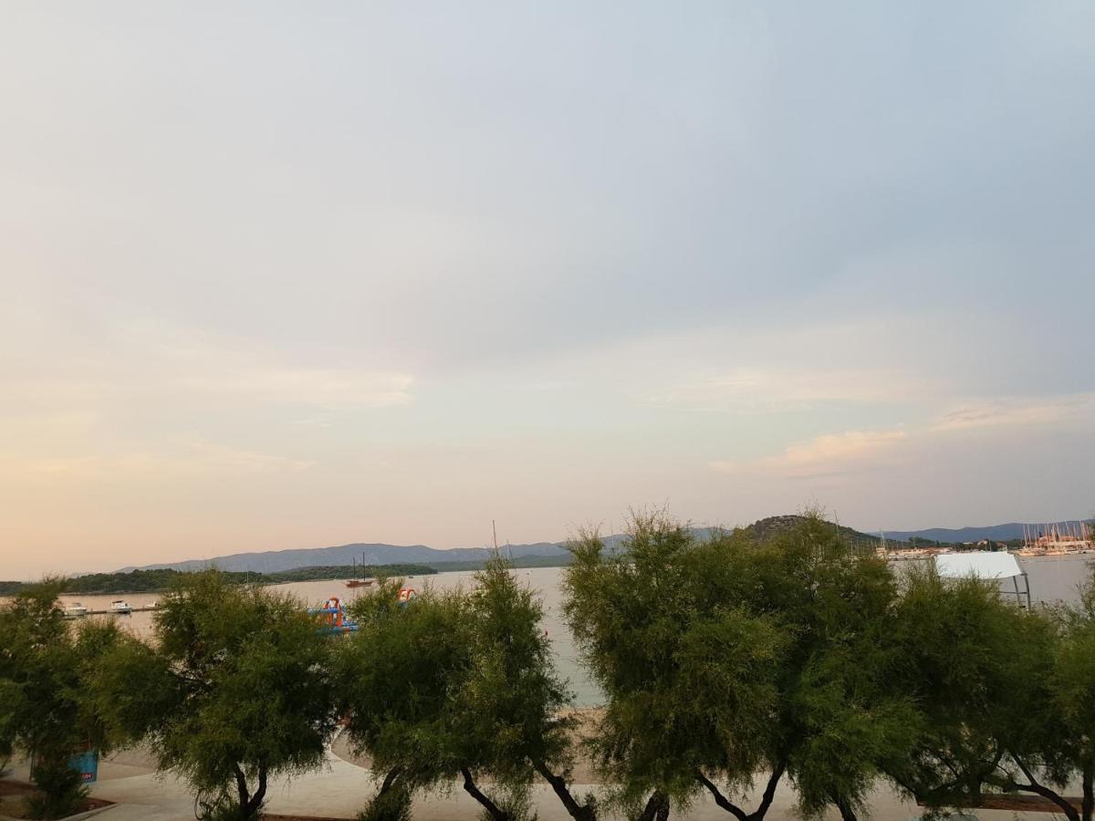 Apartman Rašip, Murter Bagian luar foto